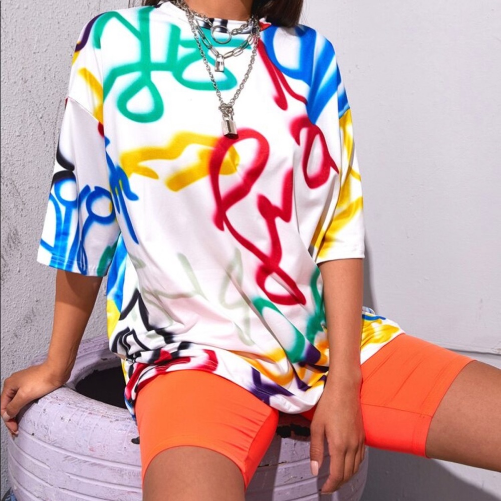 Graffiti Print Tee💥